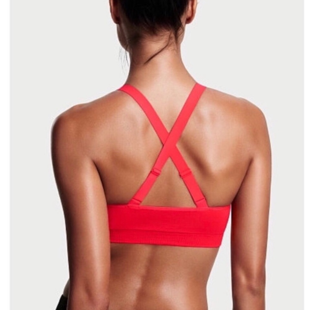 ✨2/$40✨ Victoria Sports Seamless Strappy Sports Bra - Picture 3 of 6